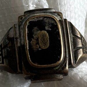 Vintage Brass Signet Ring – Black Enamel Crest – Art Deco Style – Size 7.5